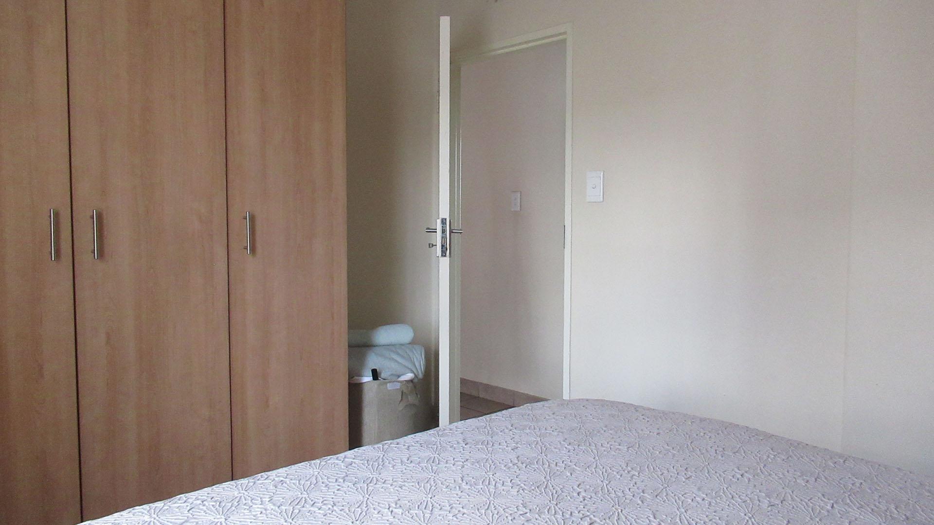 Bed Room 2 - 11 square meters of property in Alveda