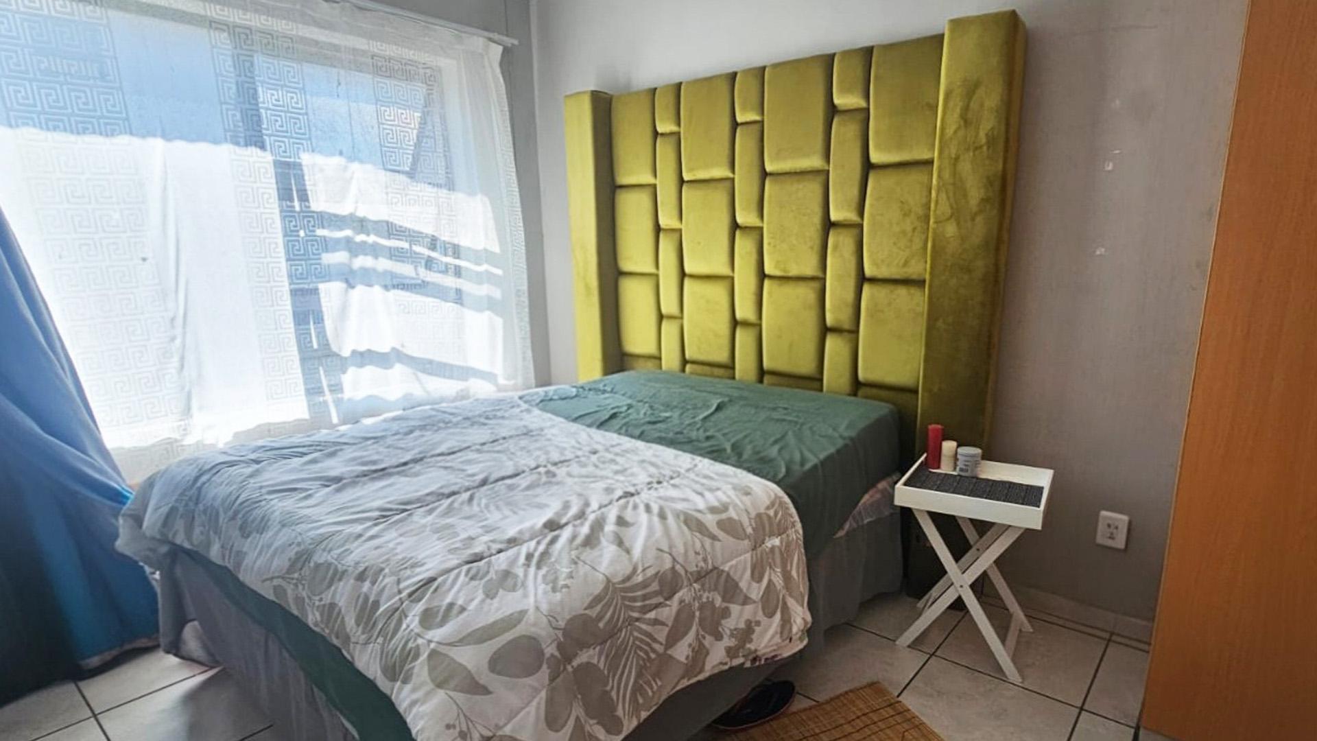 Bed Room 1 of property in Burgersfort