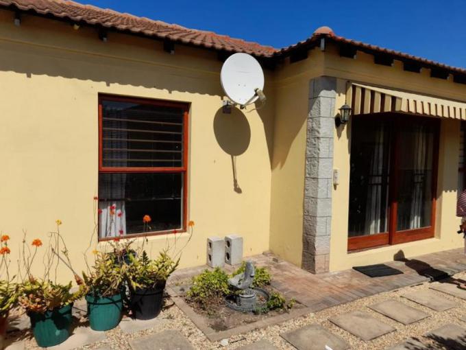 3 Bedroom Simplex to Rent in Hermanus - Property to rent - MR707995