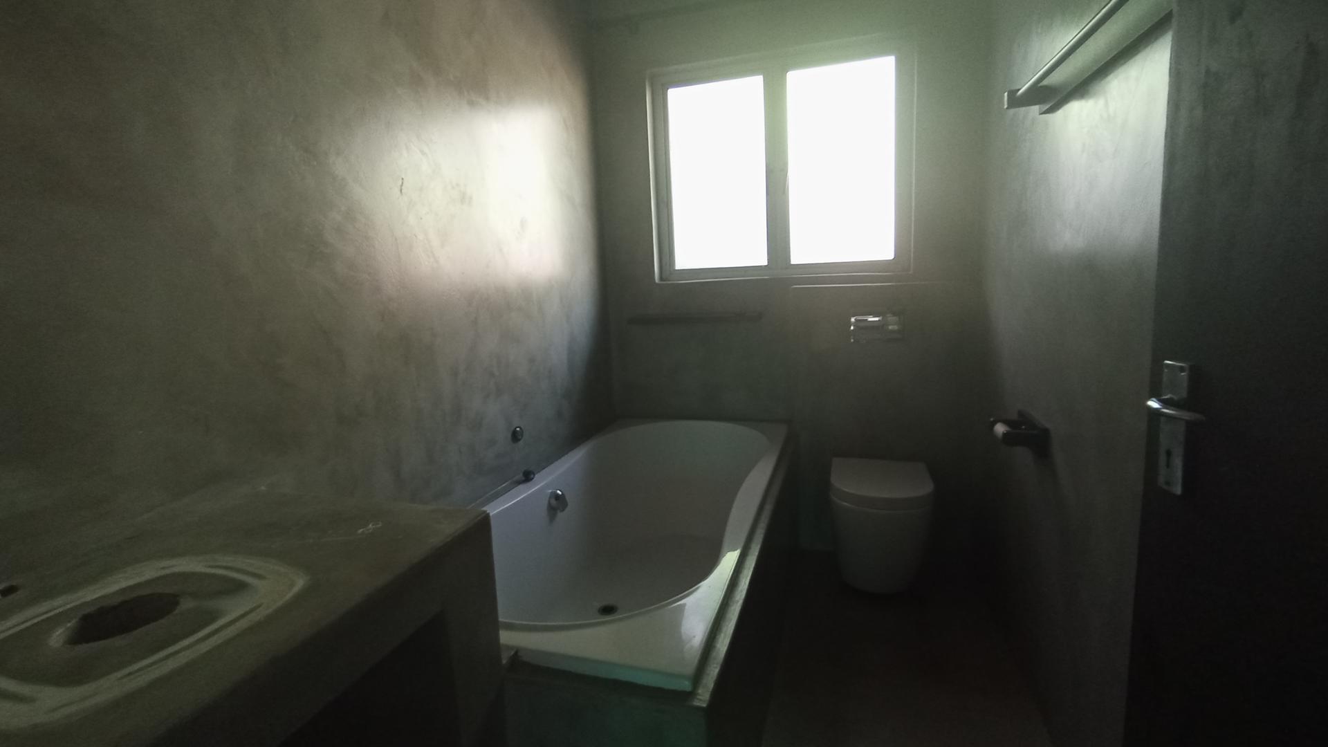 Bathroom 1 - 8 square meters of property in Ocean View - DBN