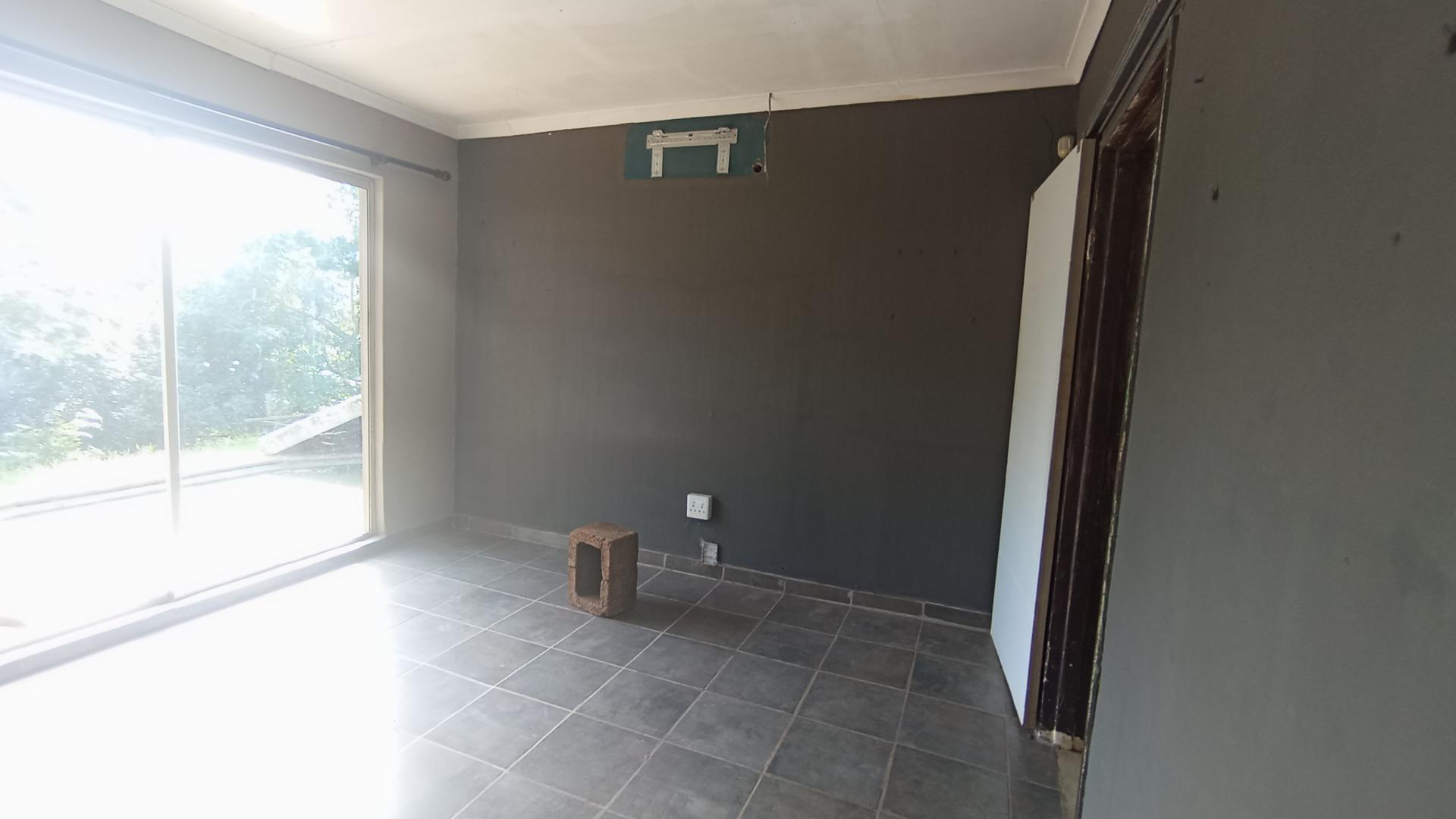 Bed Room 1 - 22 square meters of property in Ocean View - DBN