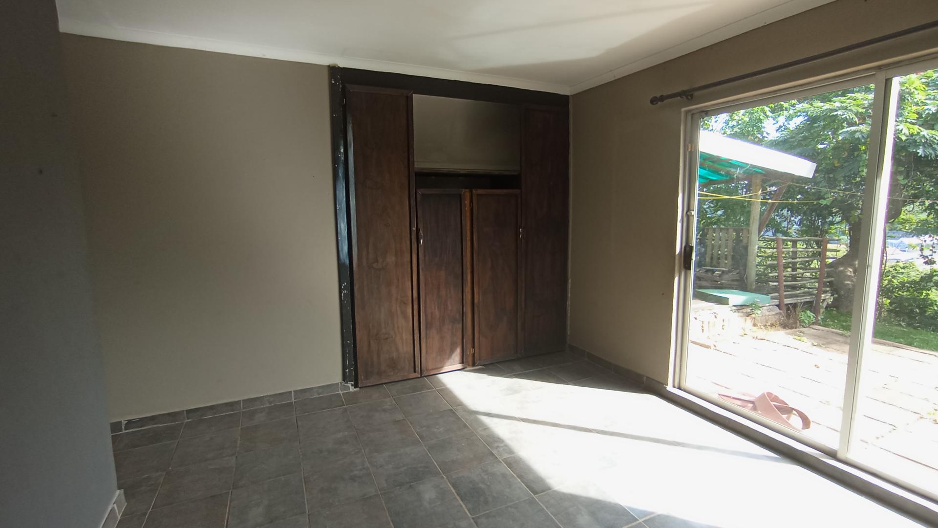Bed Room 1 - 22 square meters of property in Ocean View - DBN