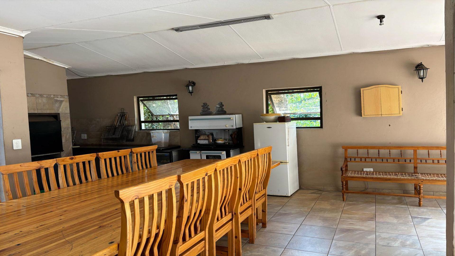 Dining Room of property in Cashan