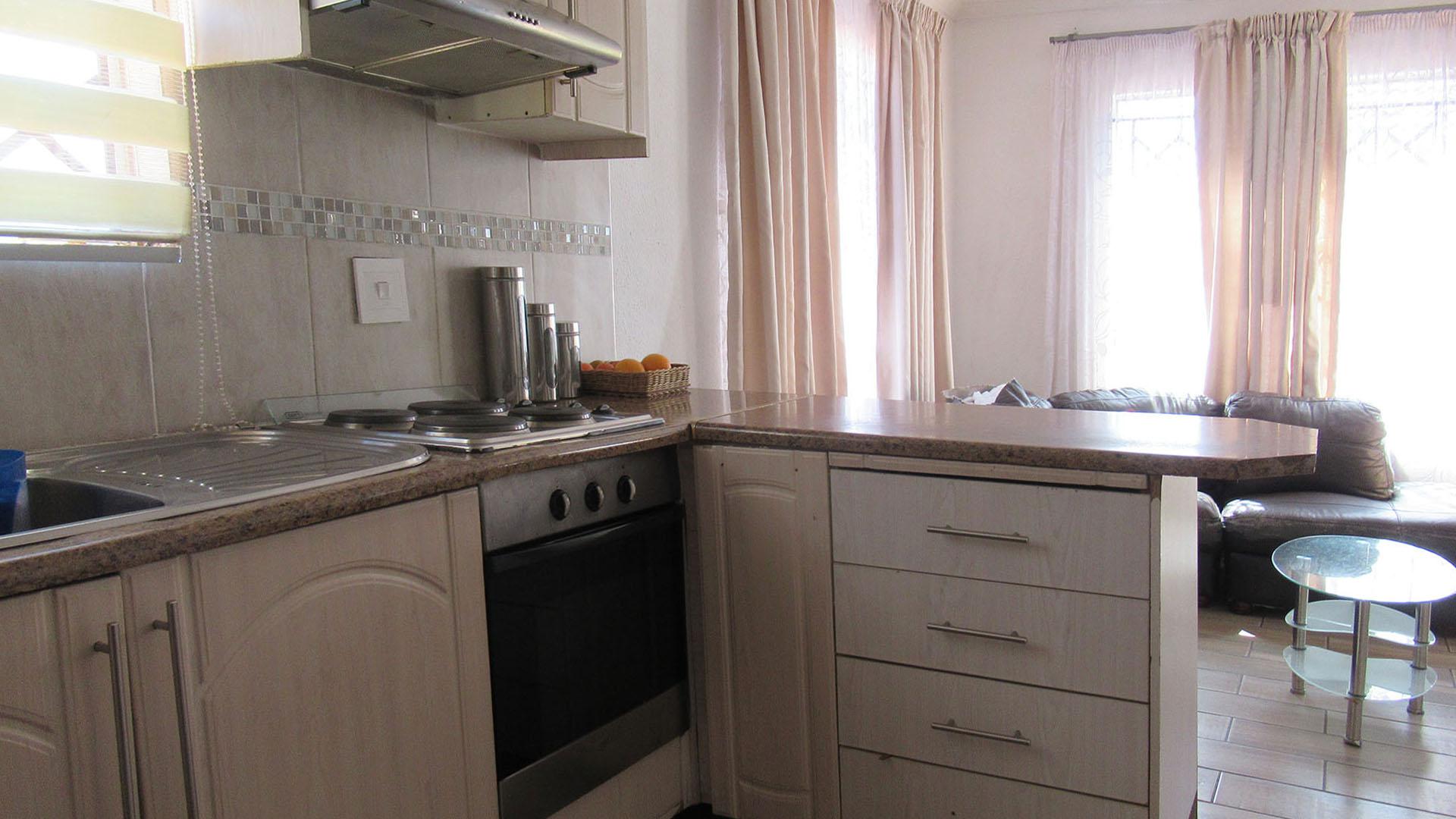 Kitchen - 6 square meters of property in Protea Glen