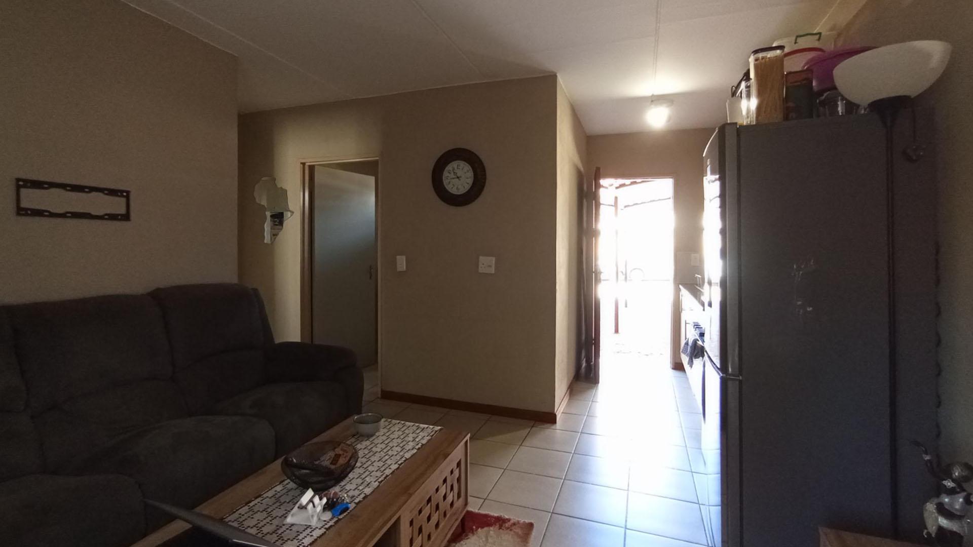 Lounges - 16 square meters of property in Lotus Gardens