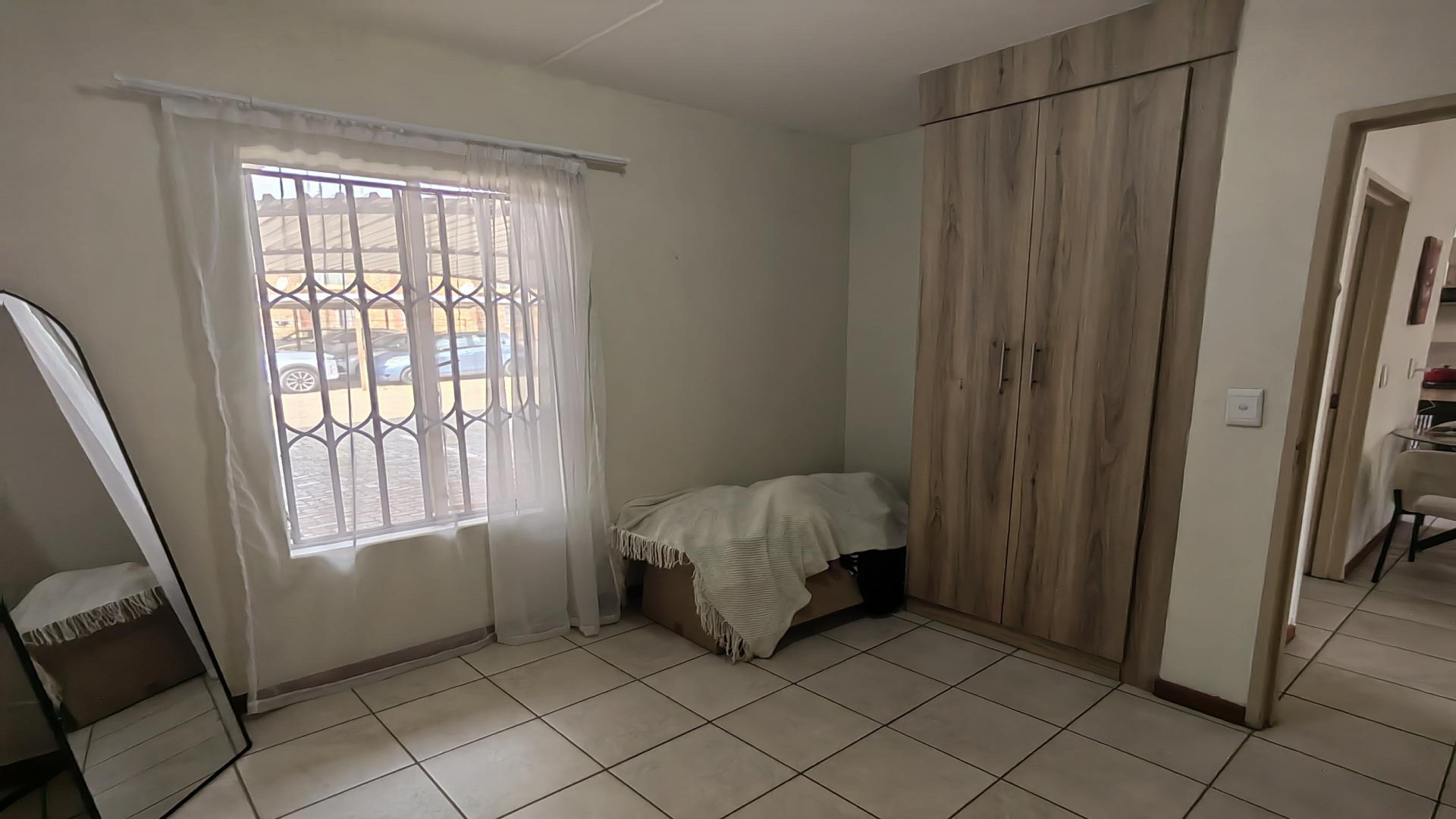 Bed Room 2 - 10 square meters of property in Lotus Gardens