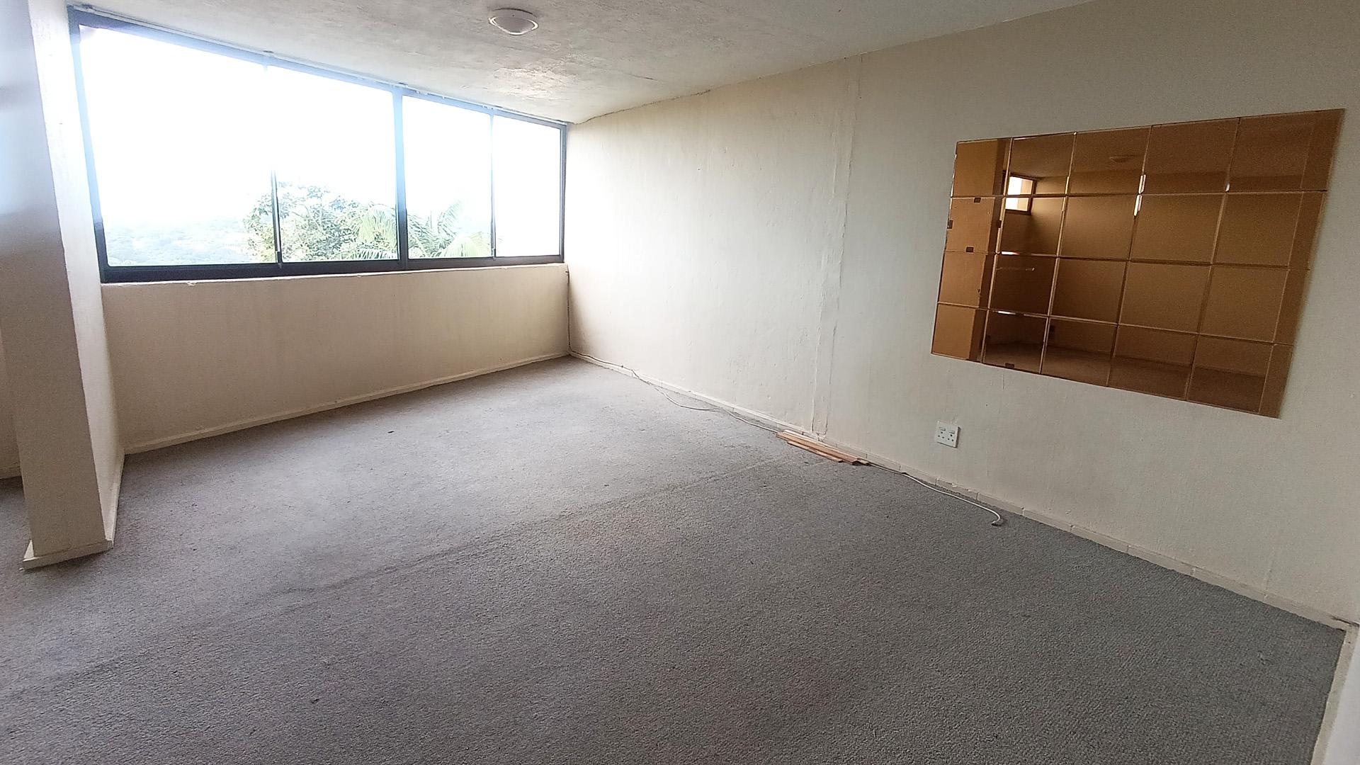 Lounges - 77 square meters of property in Pinetown 