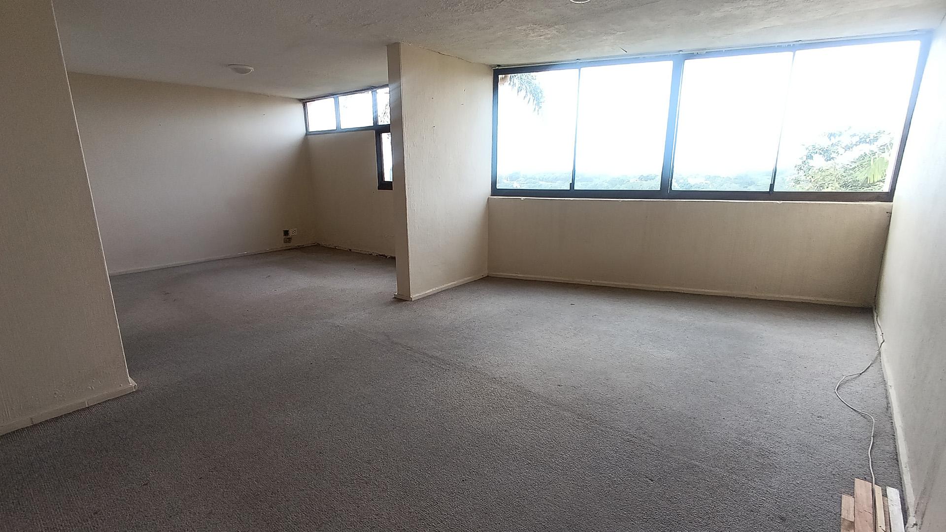 Lounges - 77 square meters of property in Pinetown 