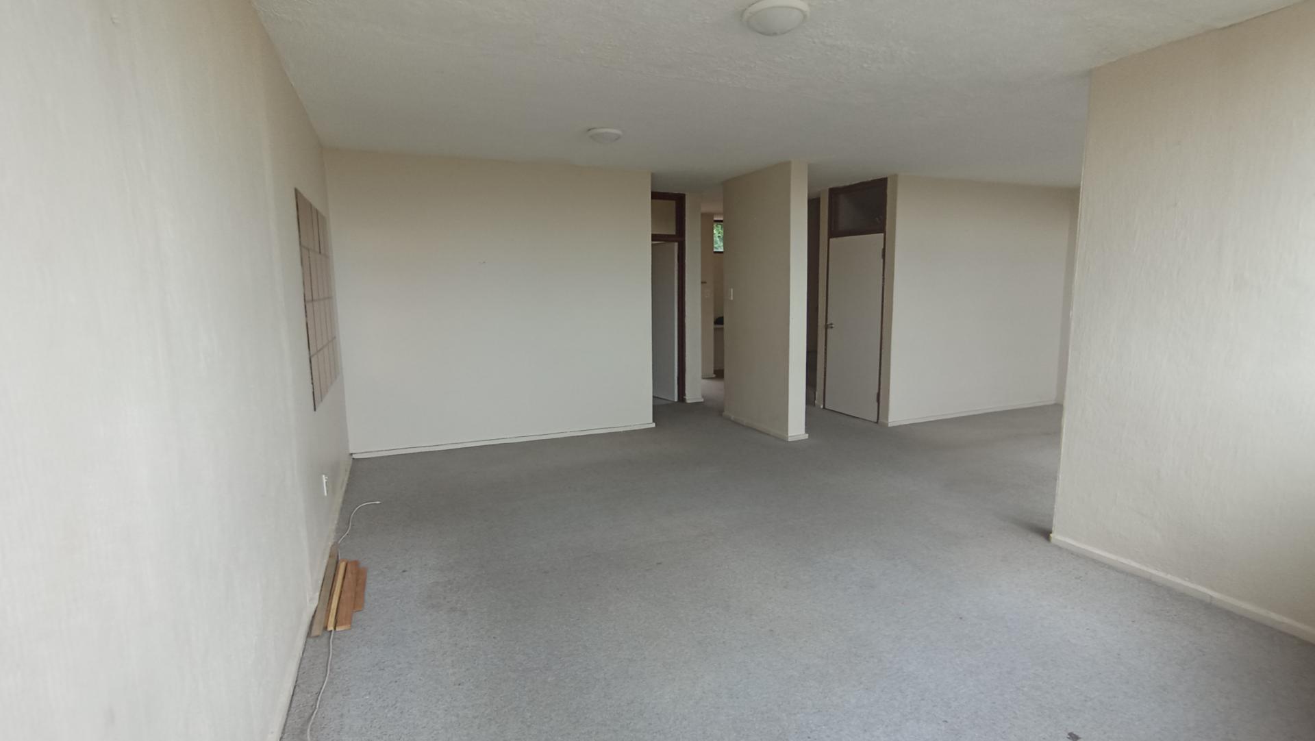 Lounges - 12 square meters of property in Pinetown 