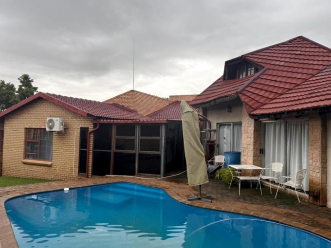 5 Bedroom House for Sale For Sale in Geelhoutpark - MR708130