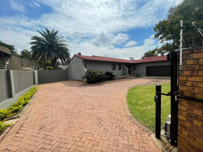 3 Bedroom House for Sale For Sale in Brackenhurst - MR708146