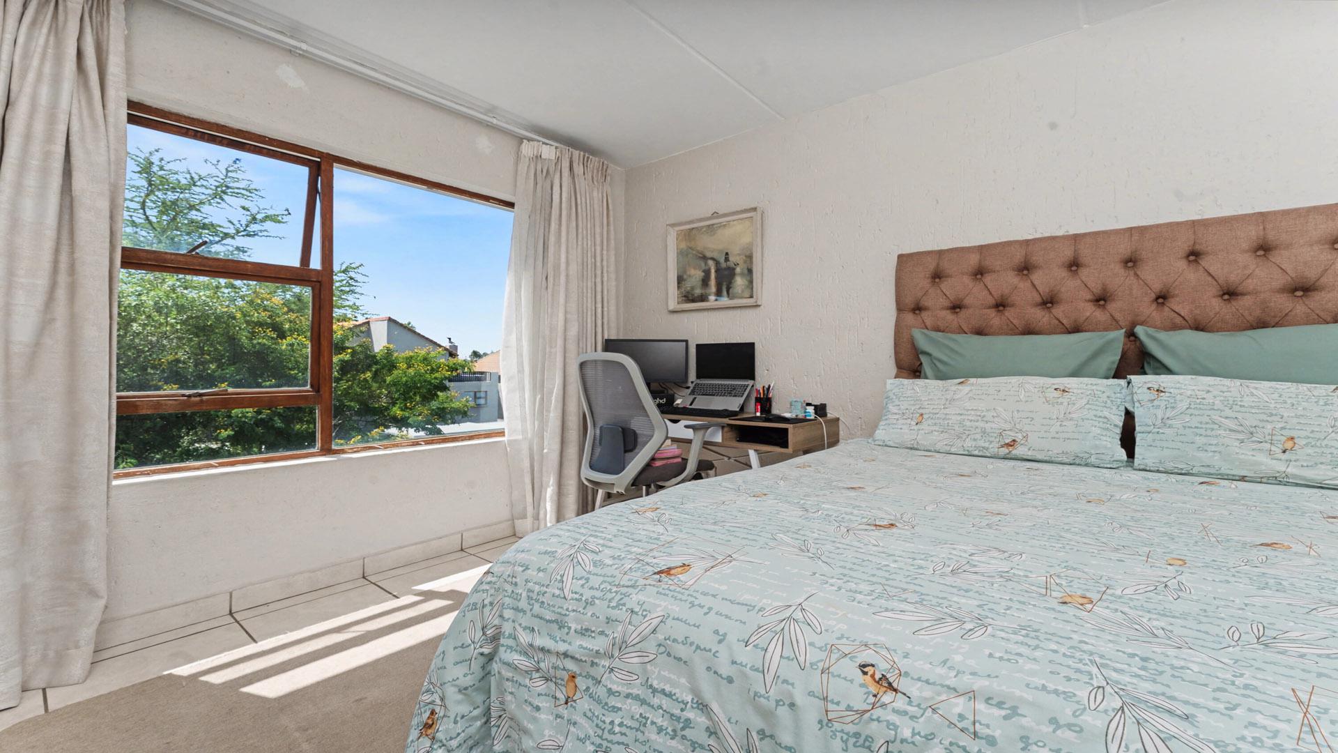 Bed Room 1 of property in Paulshof