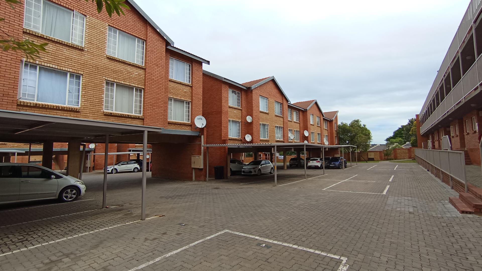 Front View of property in The Reeds