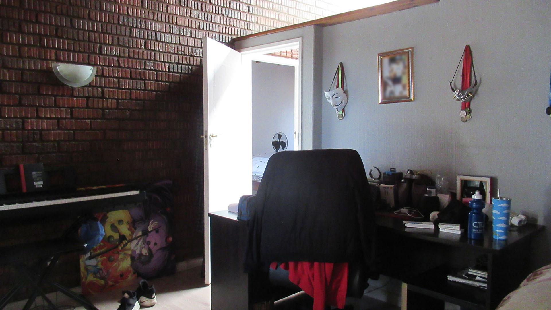 Bed Room 2 - 13 square meters of property in The Hill
