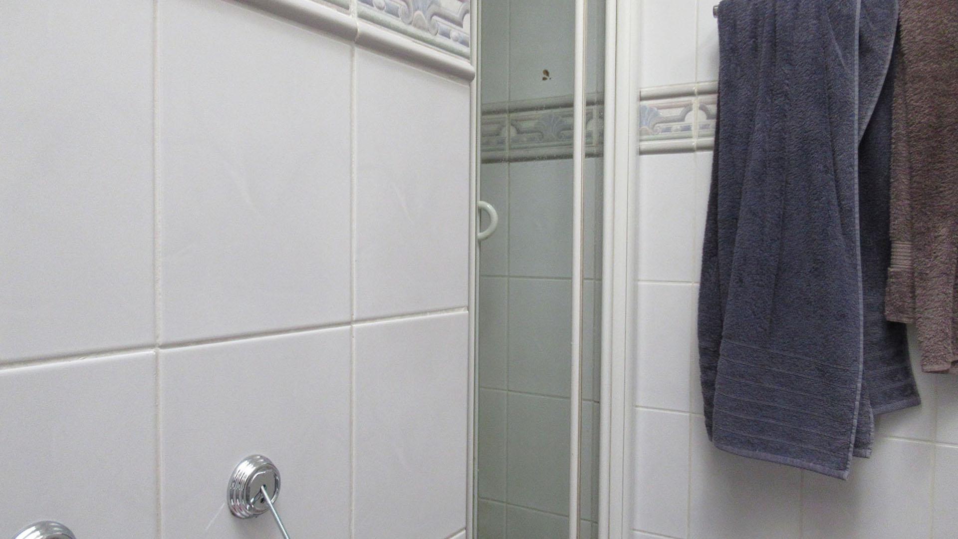Bathroom 1 - 3 square meters of property in The Hill