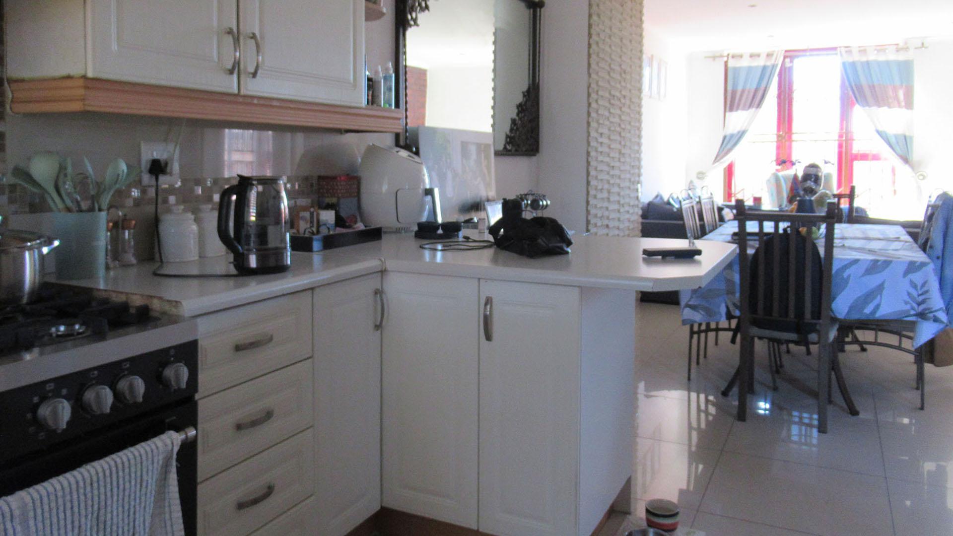 Kitchen - 7 square meters of property in The Hill