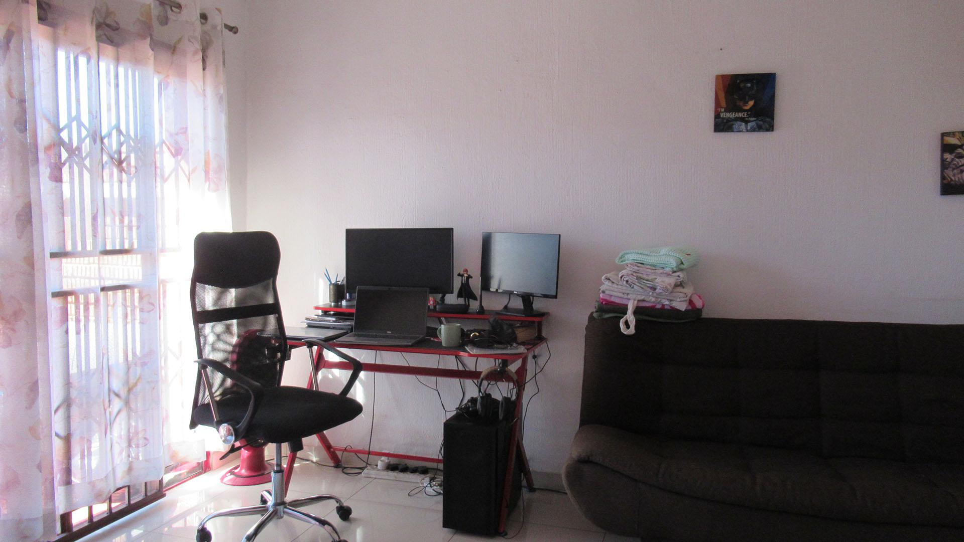 Study - 14 square meters of property in The Hill