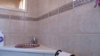 Guest Toilet - 2 square meters of property in The Hill