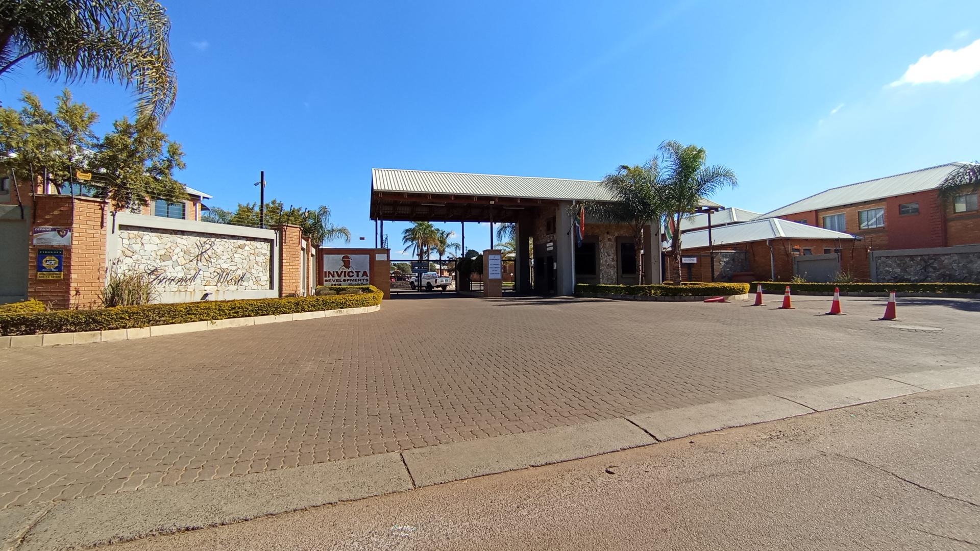 Front View of property in Andeon