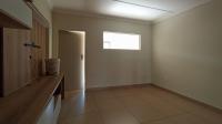 Lounges - 17 square meters of property in Andeon