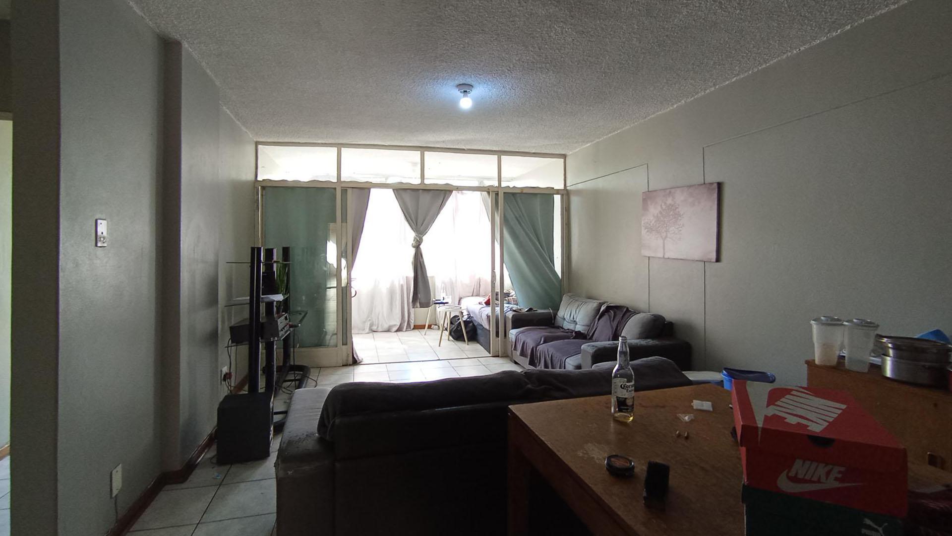 Lounges - 22 square meters of property in Sunnyside