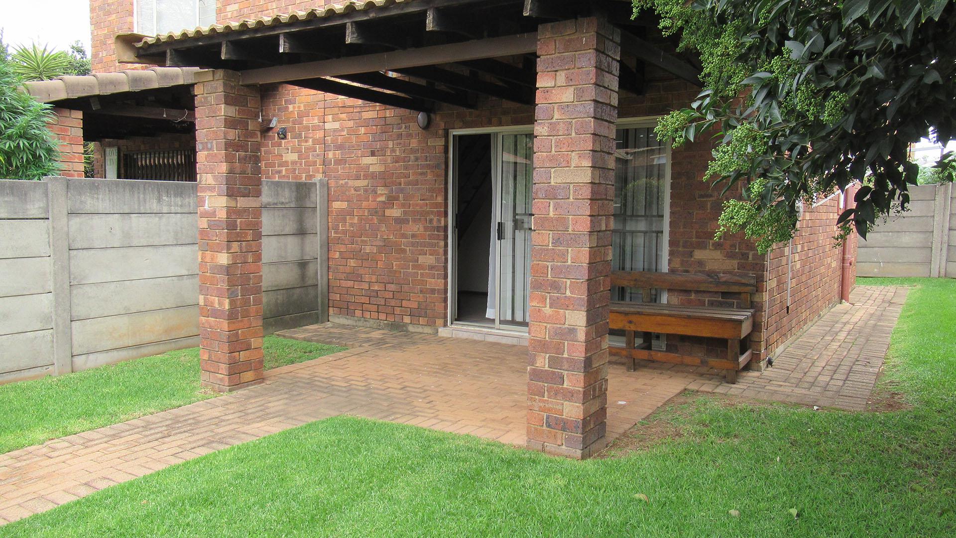 Front View of property in Florida Glen