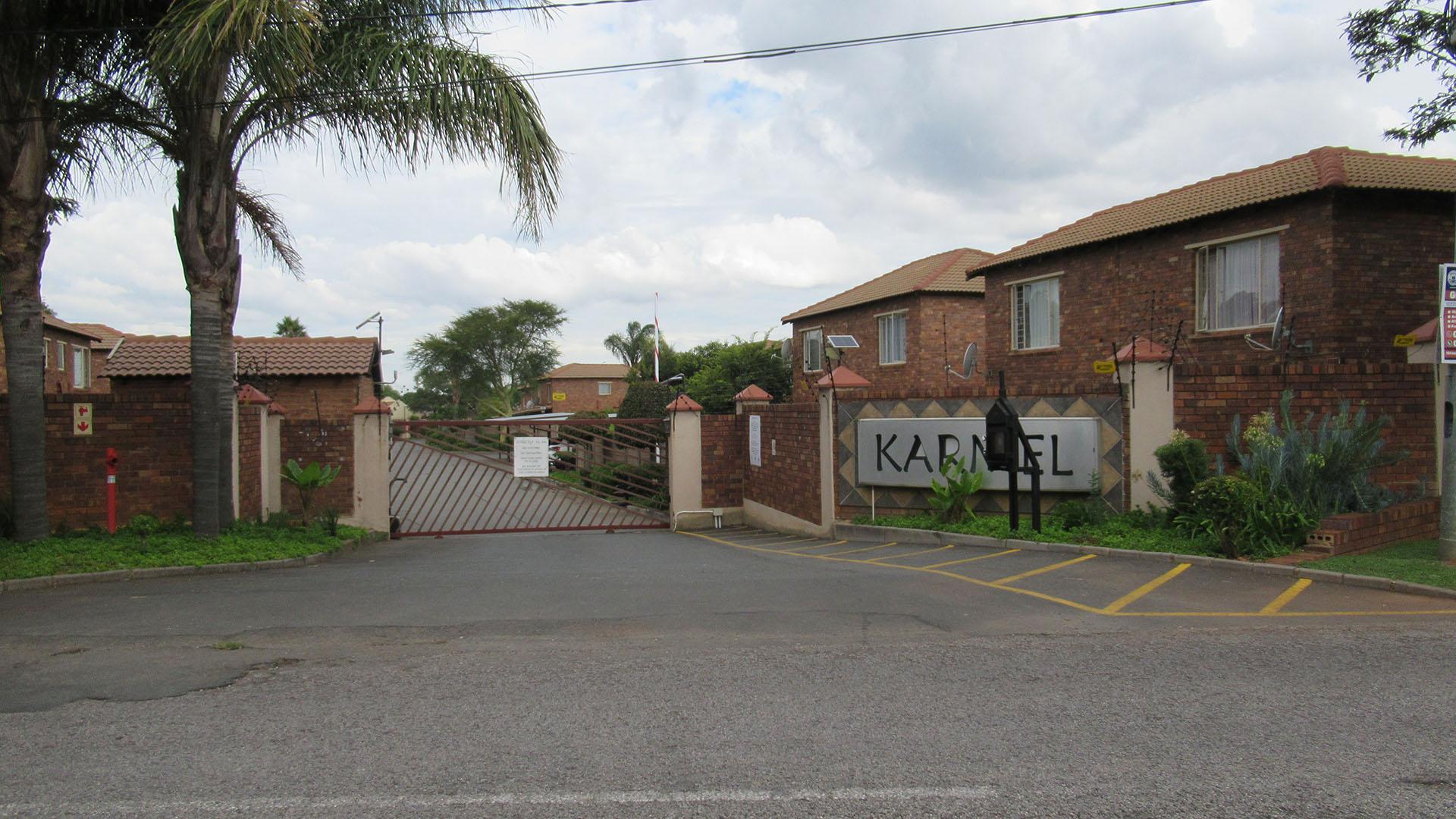 Front View of property in Florida Glen