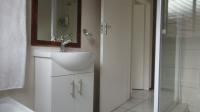 Bathroom 1 - 7 square meters of property in Florida Glen
