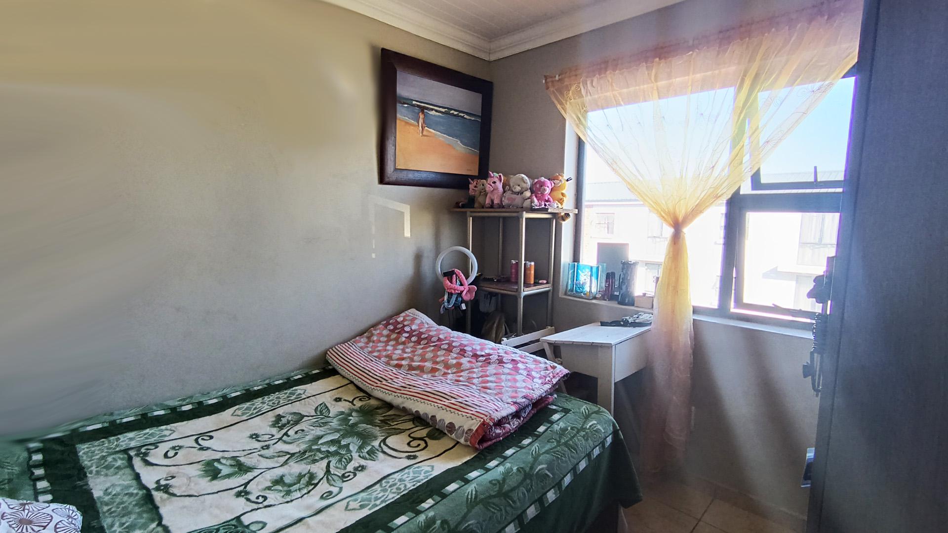 Bed Room 2 - 9 square meters of property in Belhar