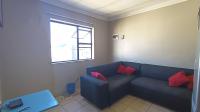 Lounges - 13 square meters of property in Belhar
