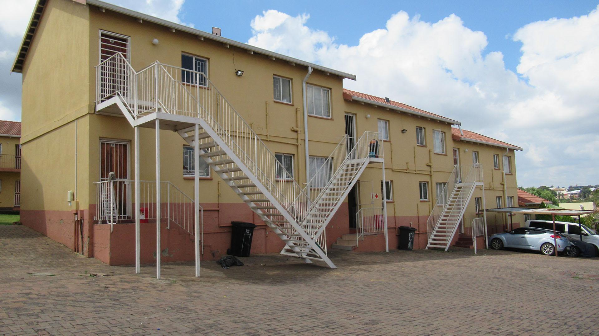 Front View of property in Groblerpark