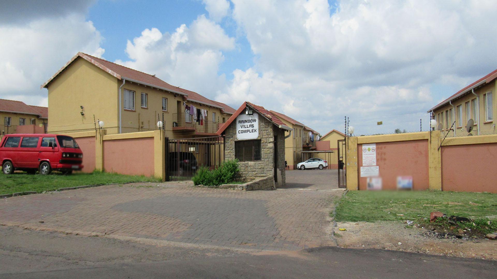 Front View of property in Groblerpark