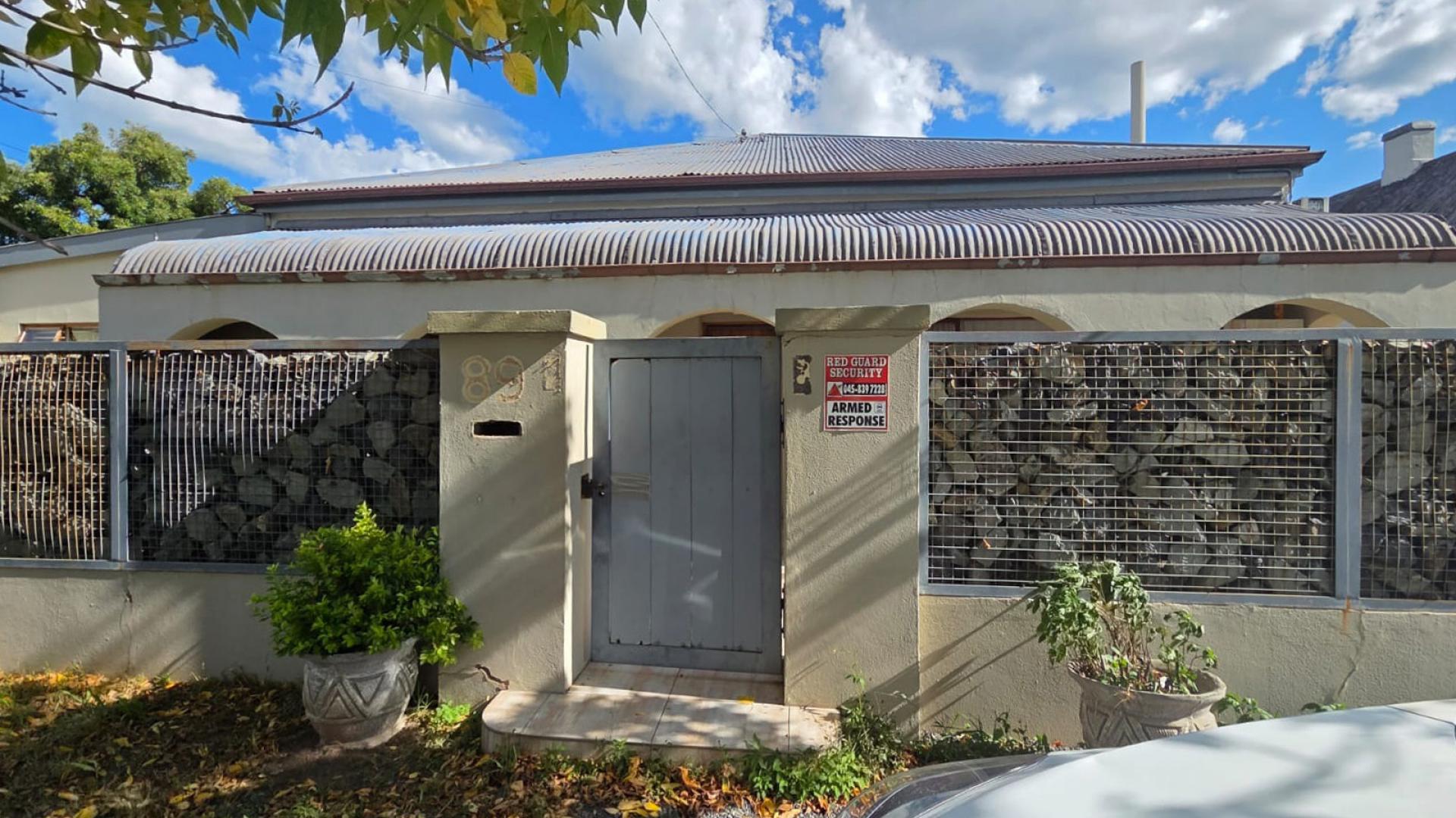 Front View of property in Queenstown