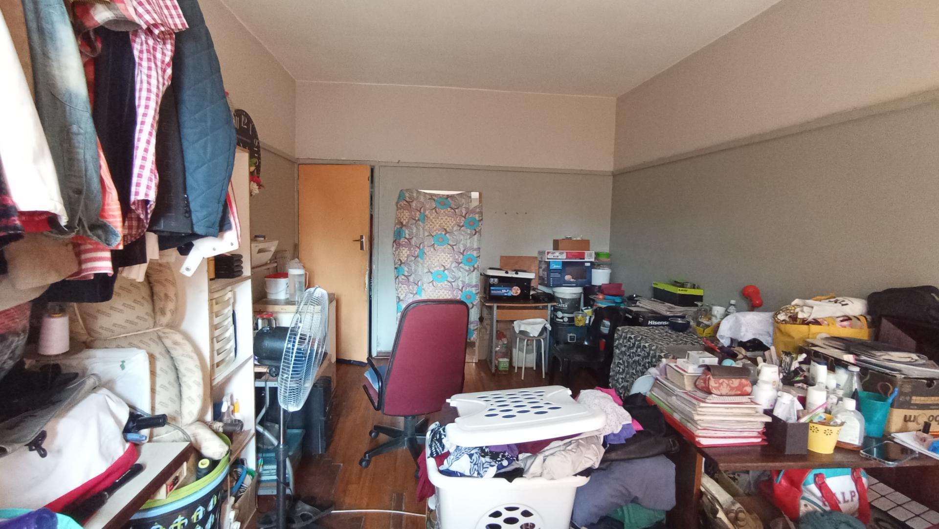 Bed Room 1 - 15 square meters of property in Bulwer (Dbn)