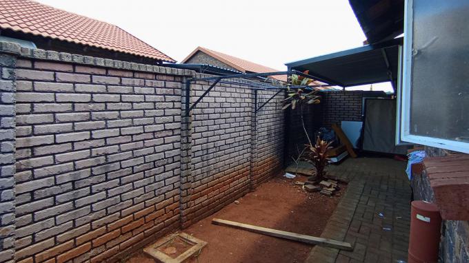 2 Bedroom House for Sale For Sale in The Orchards - MR708227