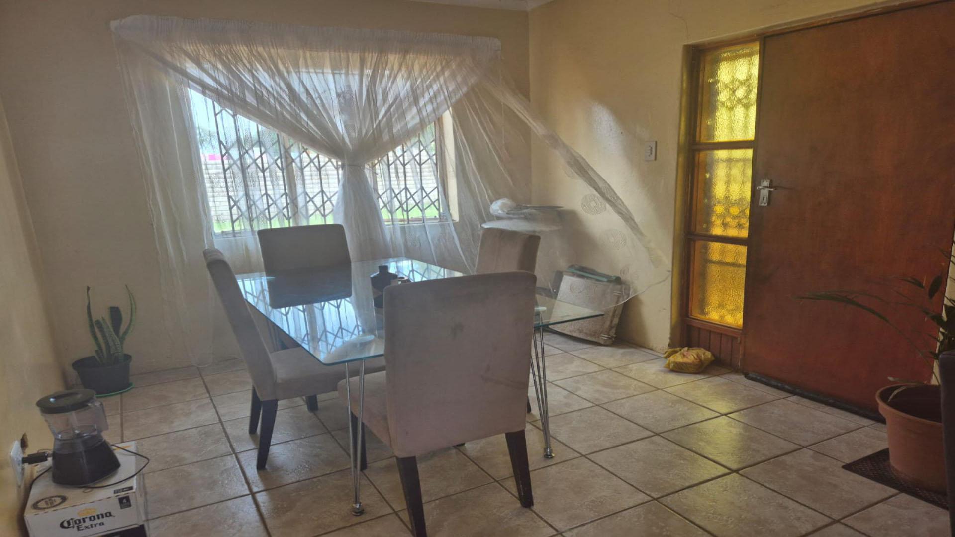 Dining Room of property in Zeerust