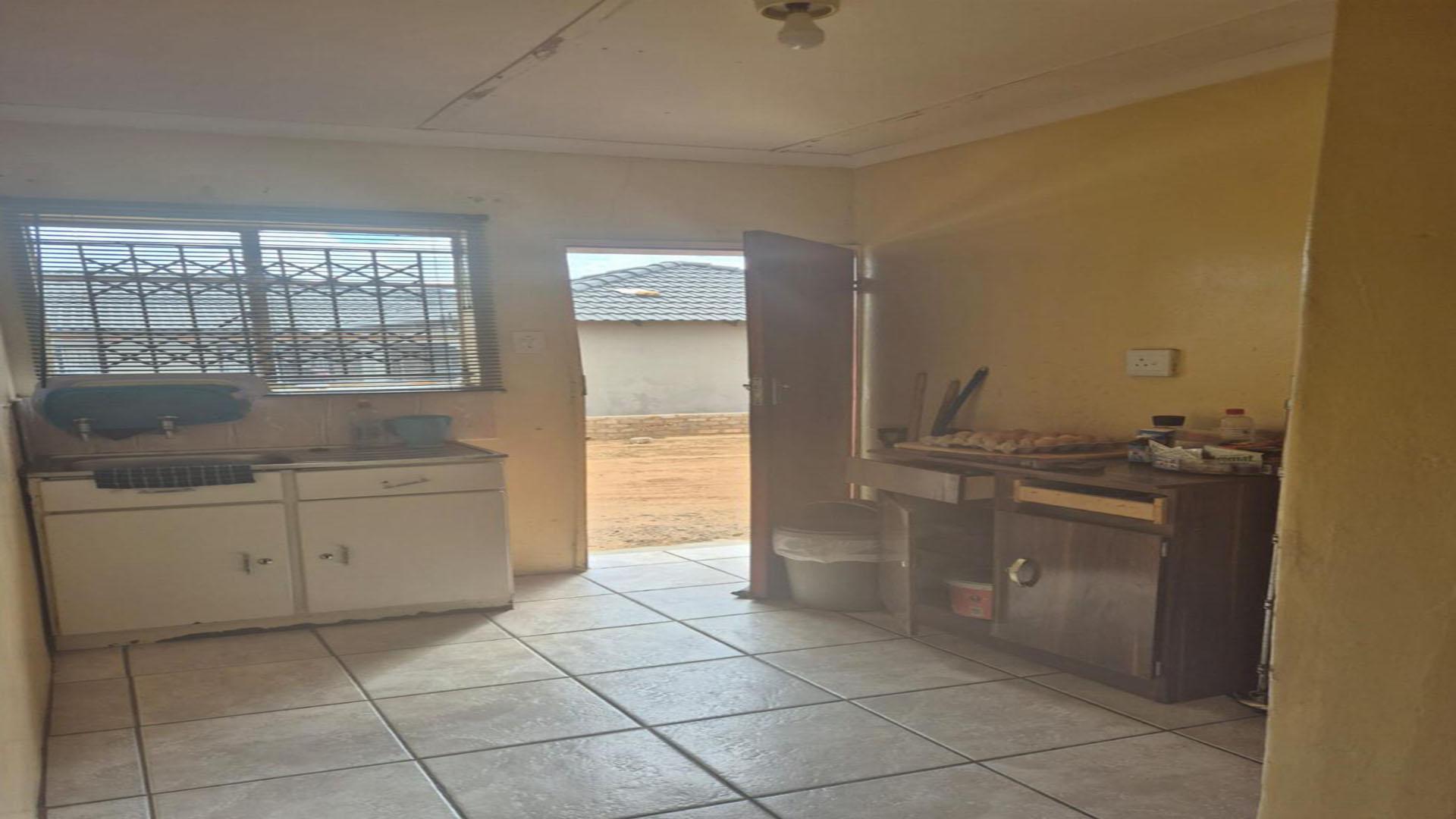 Kitchen of property in Zeerust