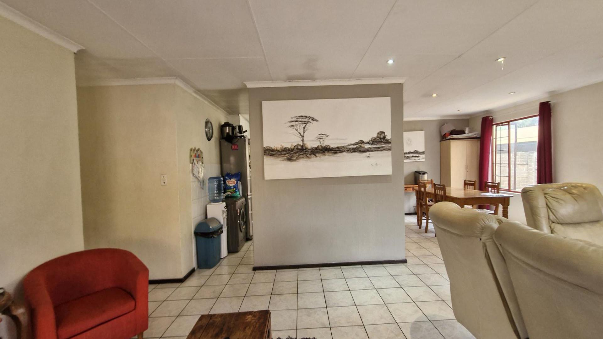 Lounges of property in Barbeque Downs