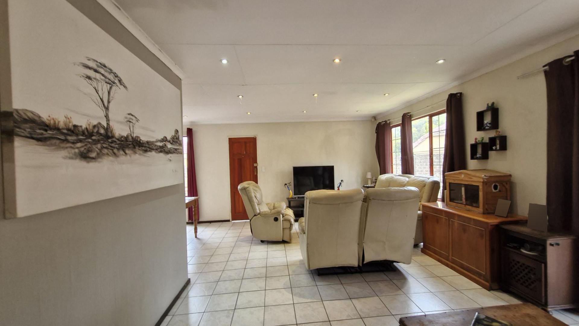 Lounges of property in Barbeque Downs