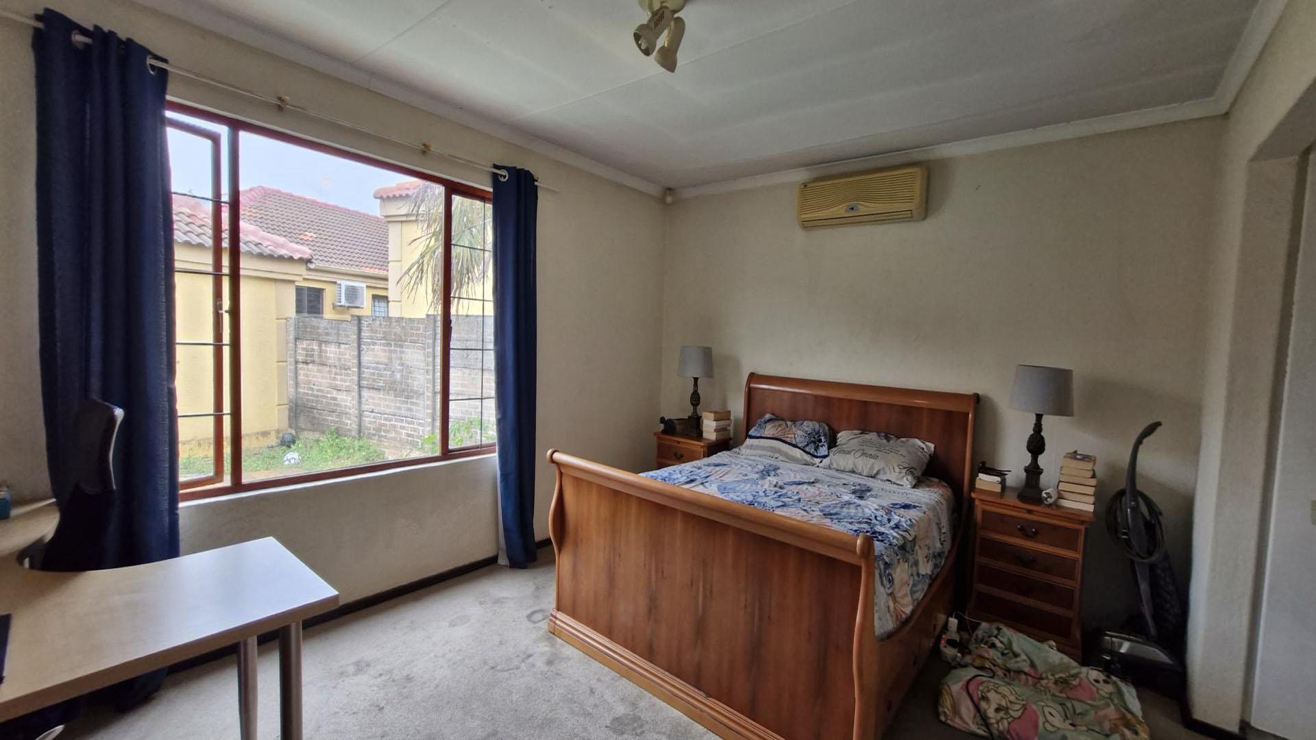 Bed Room 3 of property in Barbeque Downs