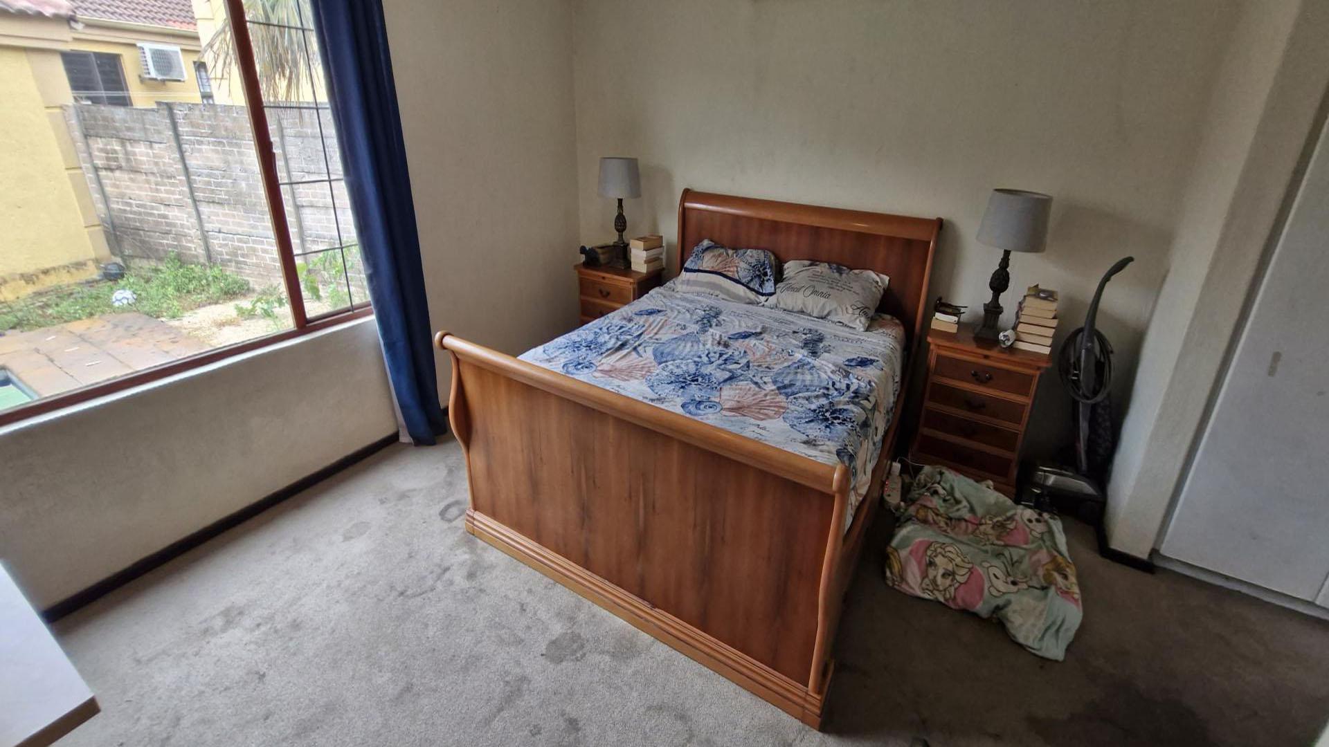 Bed Room 3 of property in Barbeque Downs