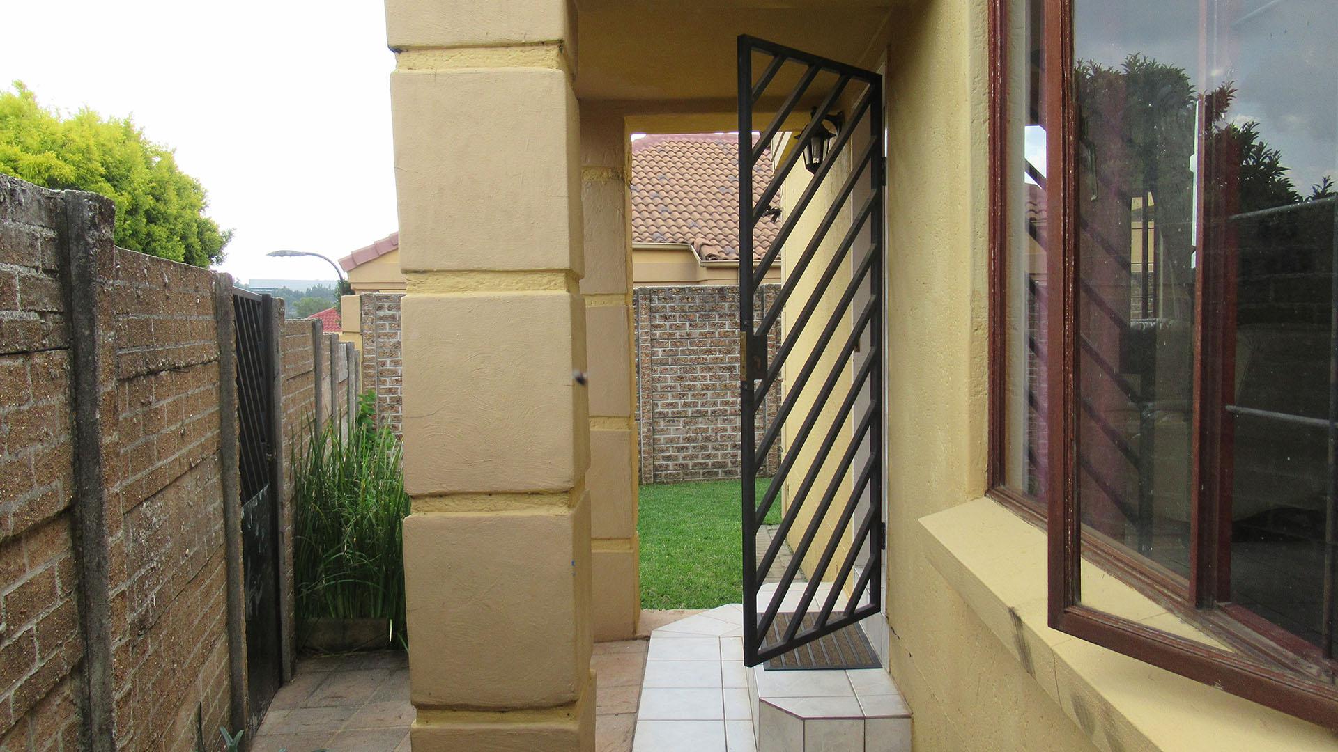 Front View of property in Barbeque Downs