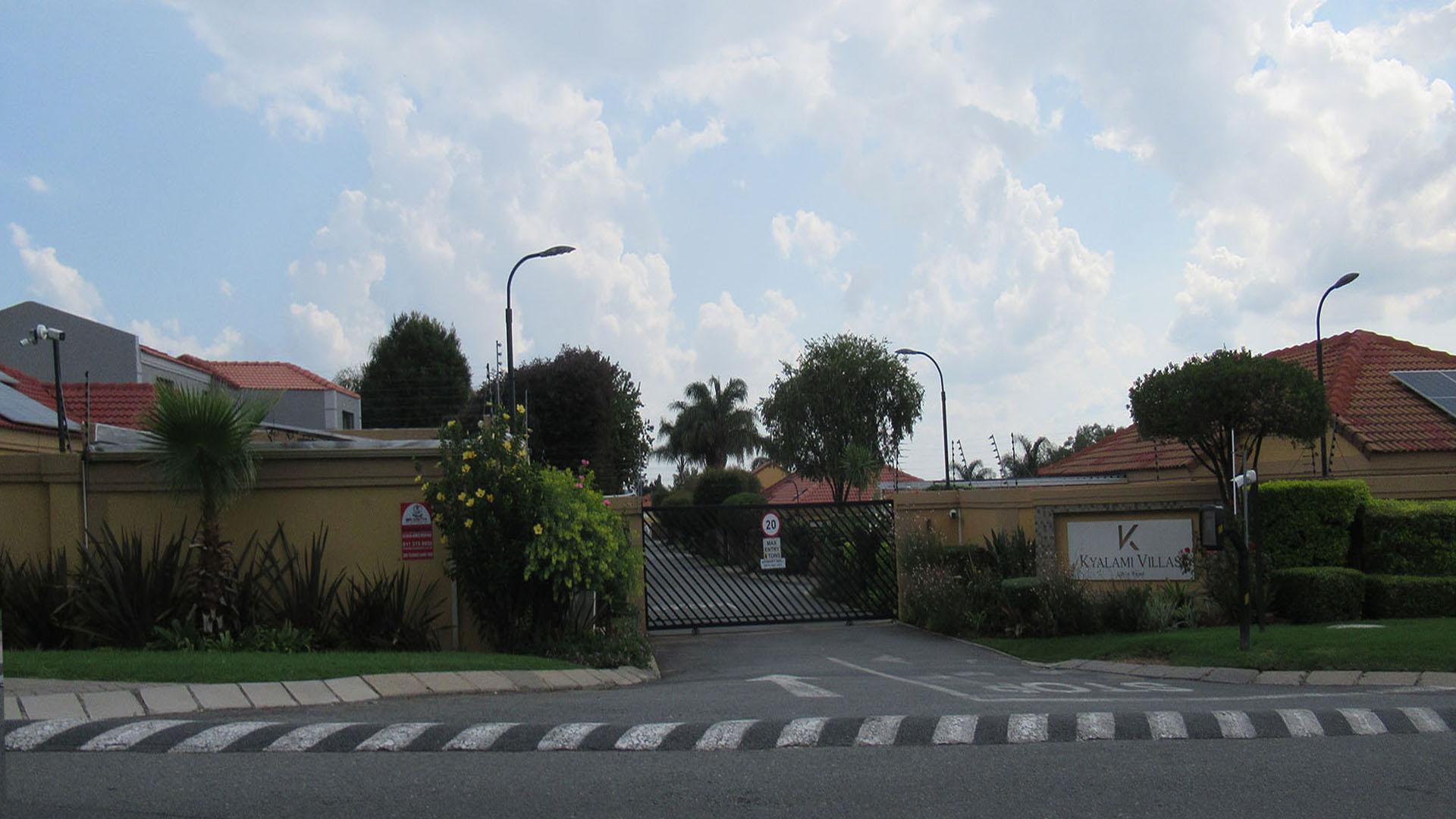 Front View of property in Barbeque Downs