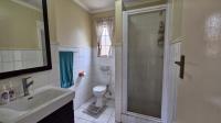 Bathroom 1 of property in Barbeque Downs