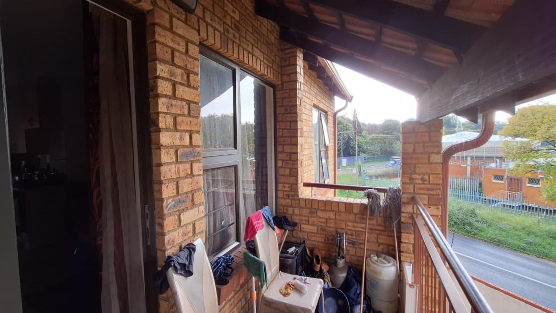 Balcony - 6 square meters of property in Castleview