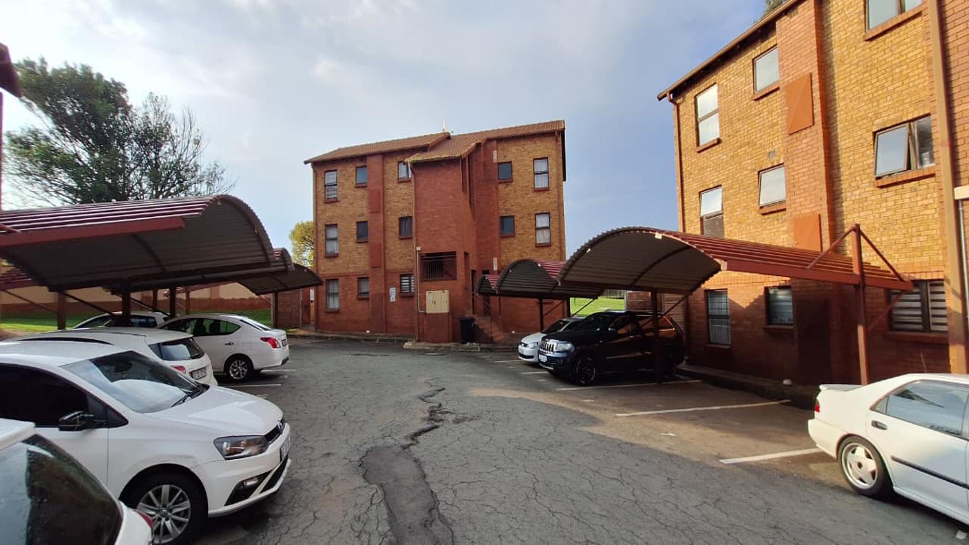 Front View of property in Castleview