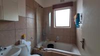 Bathroom 1 - 5 square meters of property in Castleview