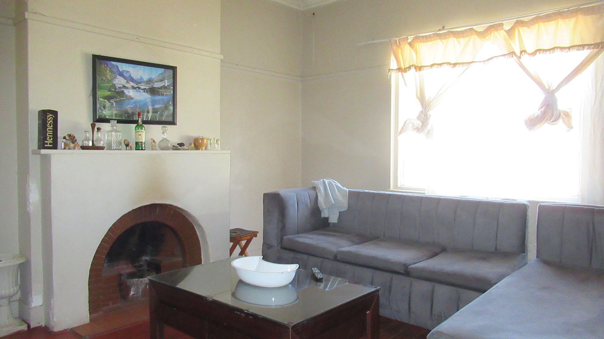 Lounges - 23 square meters of property in Kenilworth - JHB