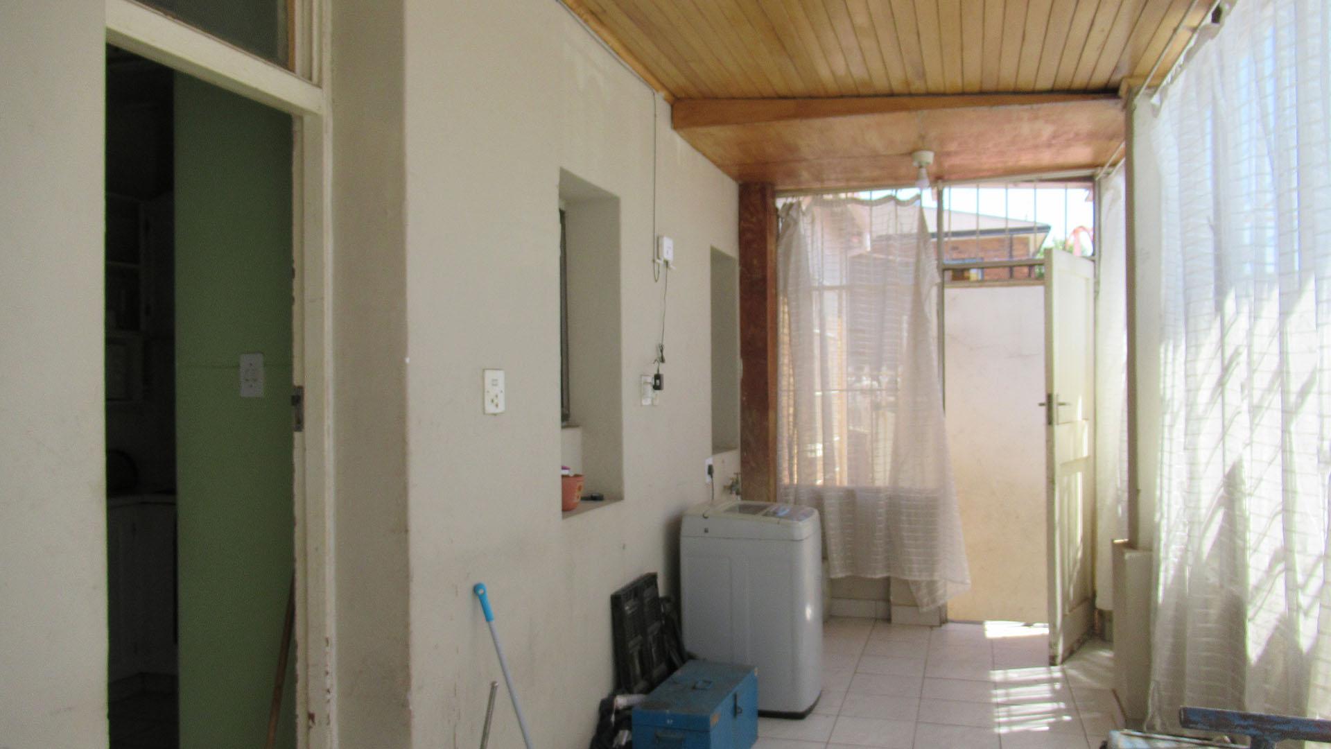 Main Bathroom - 5 square meters of property in Kenilworth - JHB