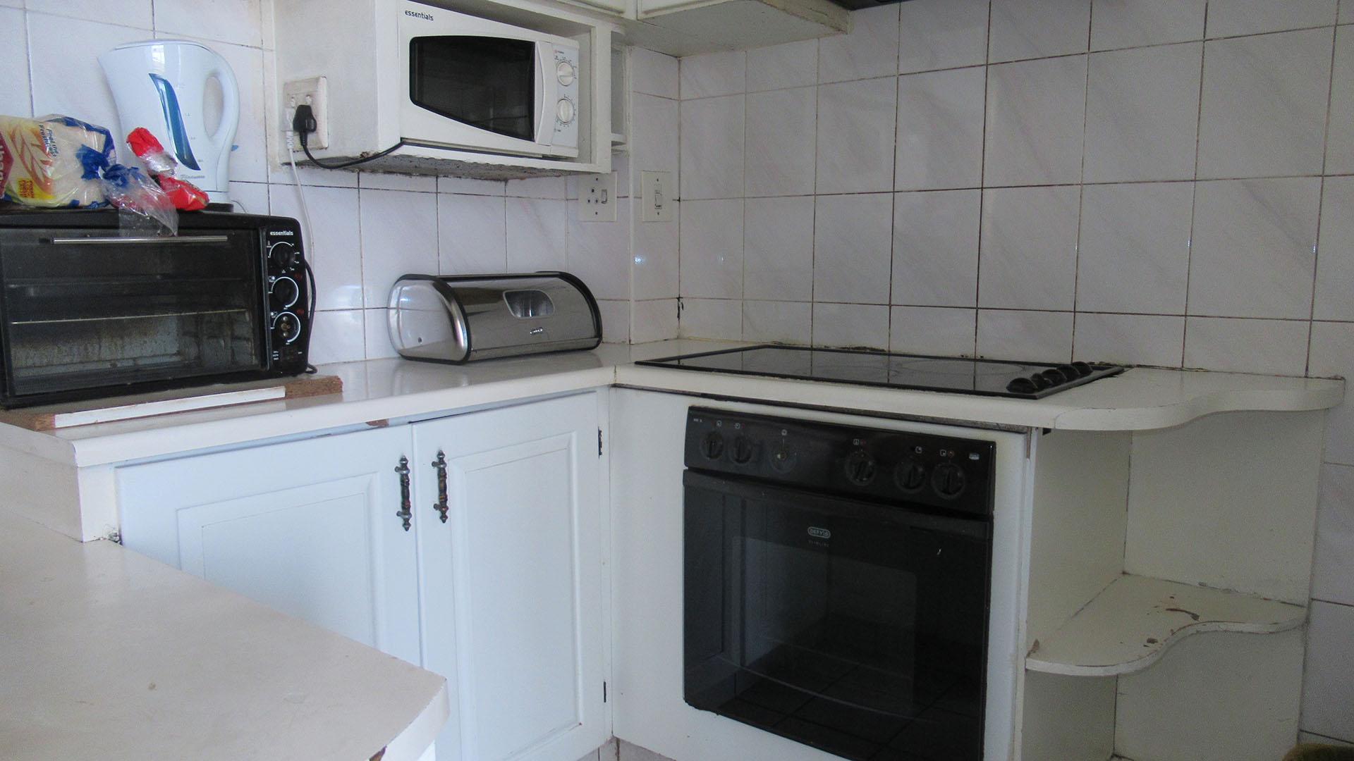 Kitchen - 7 square meters of property in Kenilworth - JHB